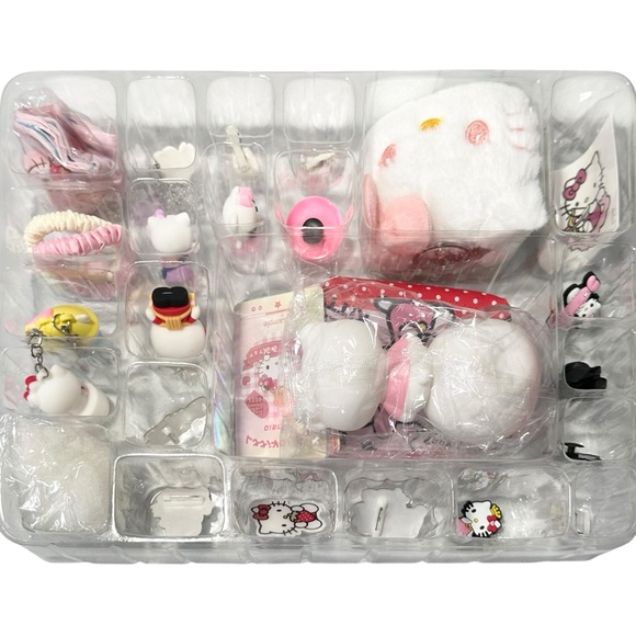 🎄 Advent Calendar 24 Days Hello Kitty Pink 38pc Christmas - Picture 4 of 12